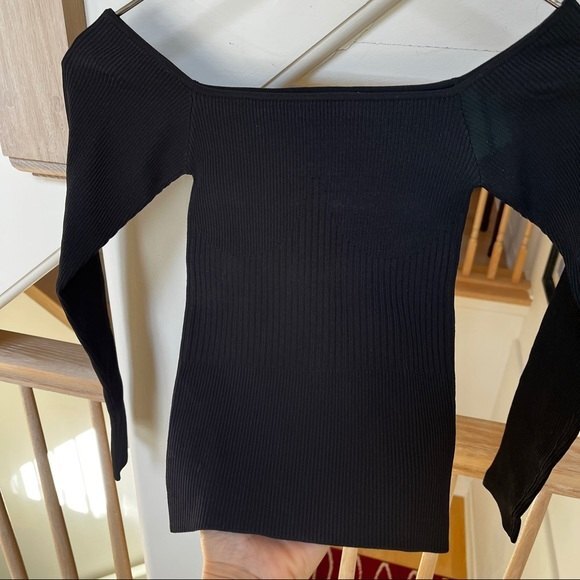 Good American The Off Shoulder Ribbed Knit Sweater Pullover in Black 0 NWOT - Picture 3 of 10